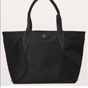 Lululemon Out of Range Tote